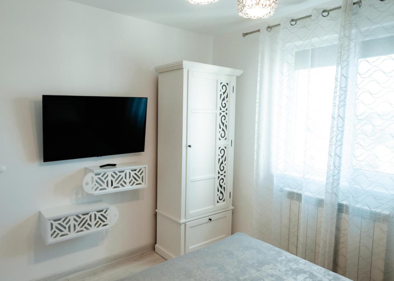 Carla'S Apart Palas-Hala Centrala 1 Bedroom, Airport Shuttle Iasi Extérieur photo